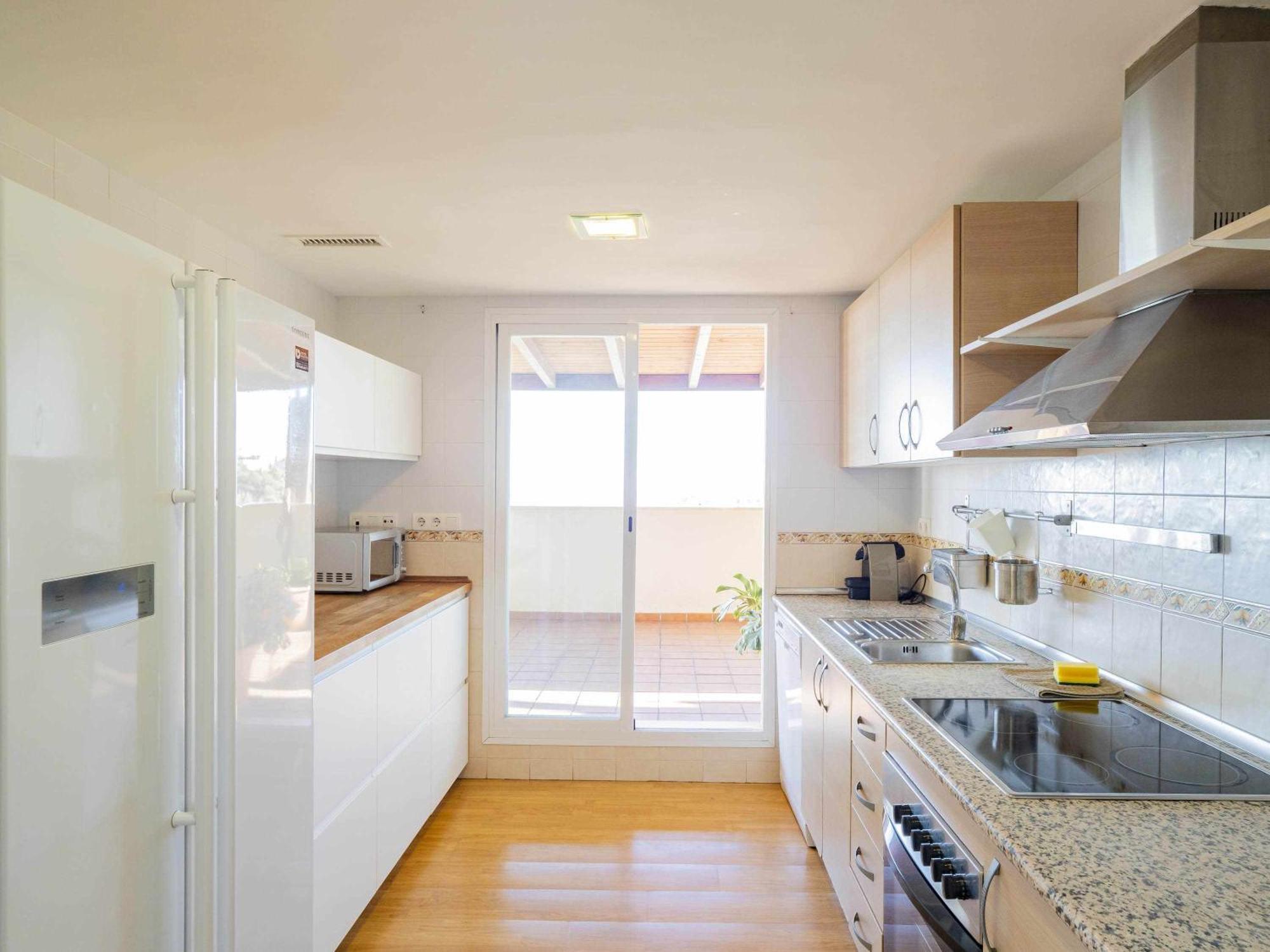Atico Con Vistas Al Mar Piscina Y Parking Apartman Málaga Kültér fotó
