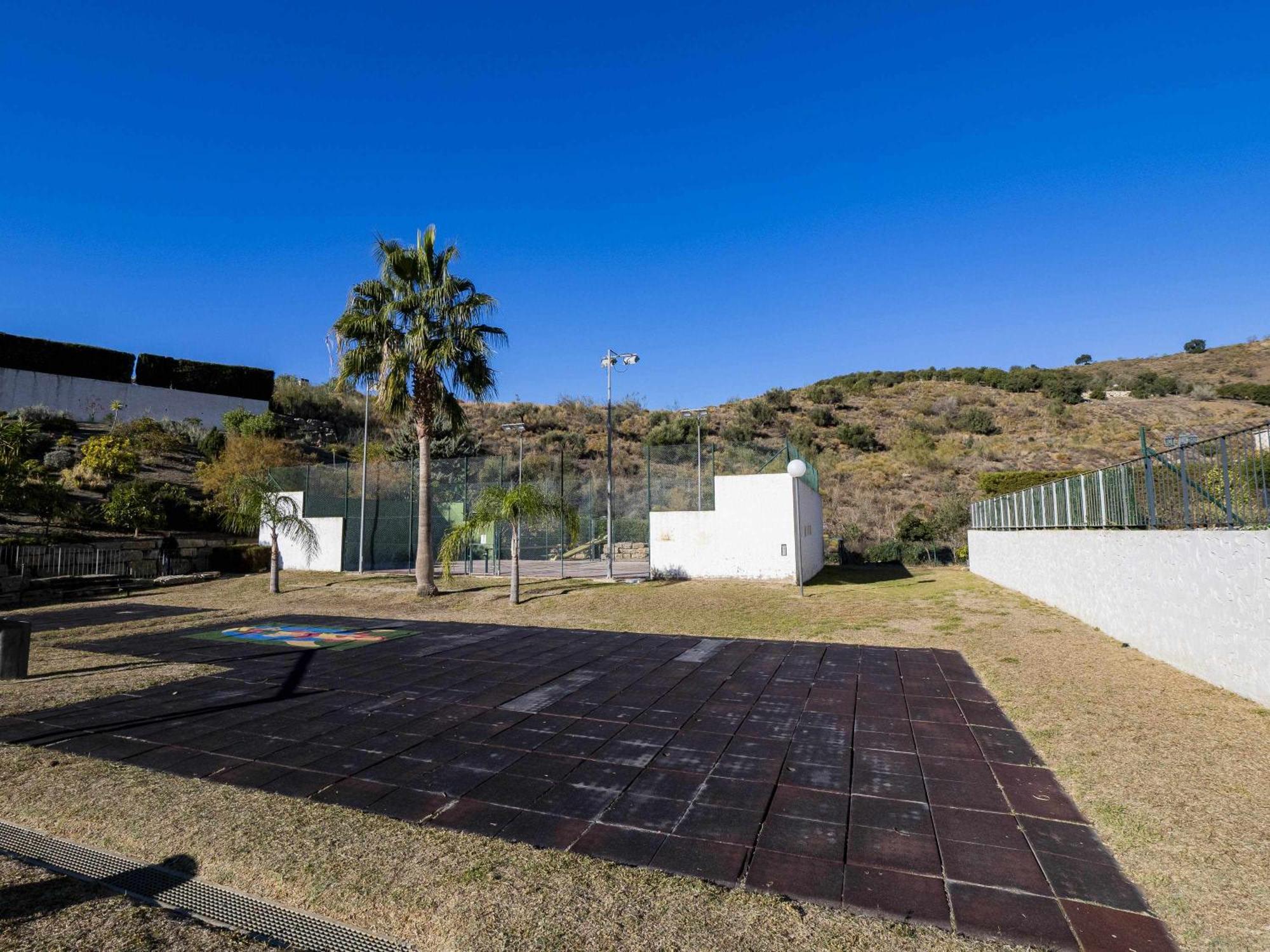 Atico Con Vistas Al Mar Piscina Y Parking Apartman Málaga Kültér fotó