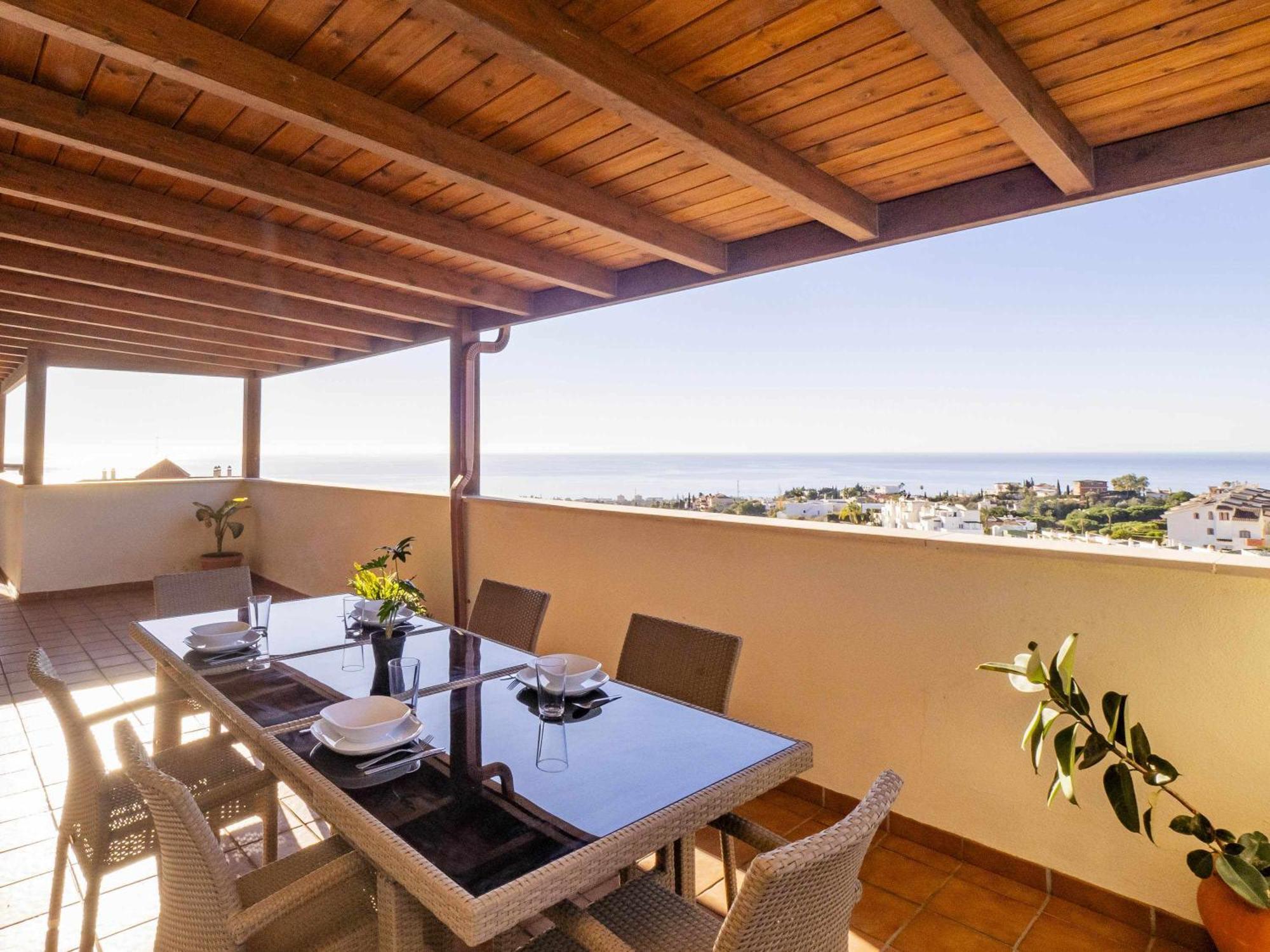 Atico Con Vistas Al Mar Piscina Y Parking Apartman Málaga Kültér fotó